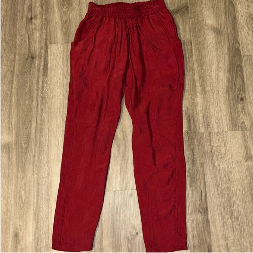 Red pants - Picture 2 of 6
